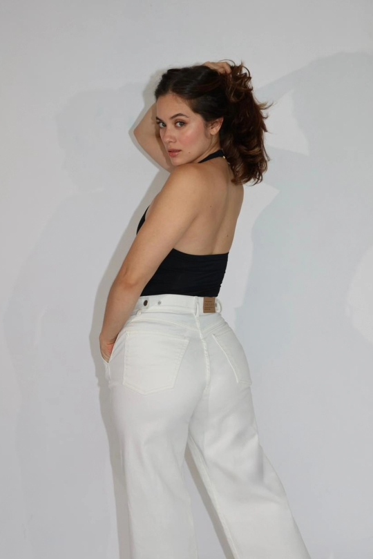 STRAIGHT SEAM WHITE 2